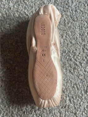 Bloch heritage pointe shoe
